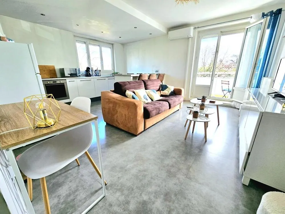 Apartamento Le Cocon Decinois Décines-Charpieu Francia